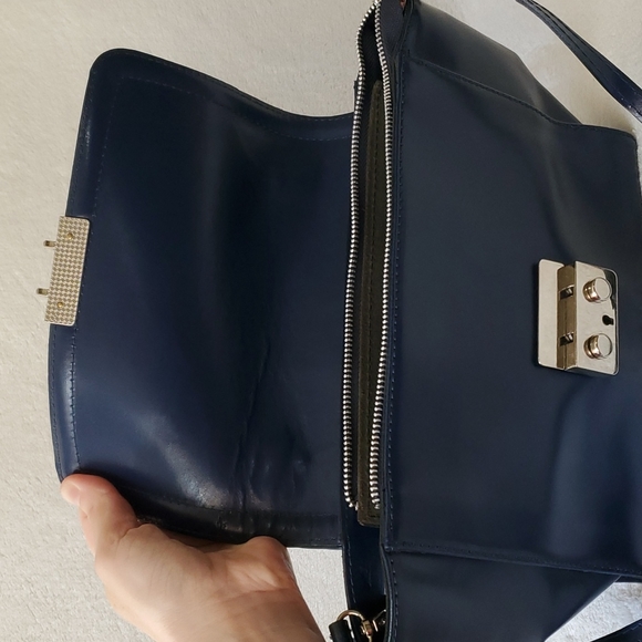 Vera Pelle Blue Crossbody Bag - Picture 8 of 11